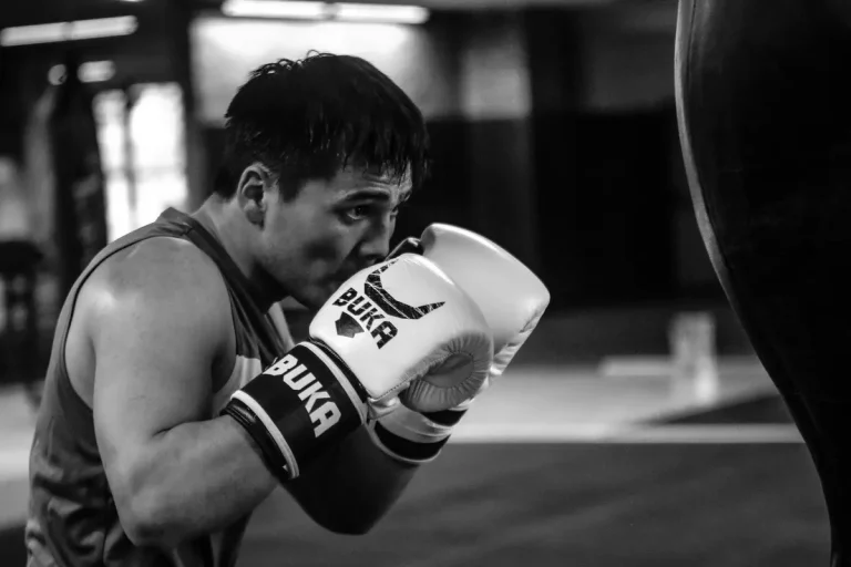 Rękawice MMA – jak o nie dbać po treningu?